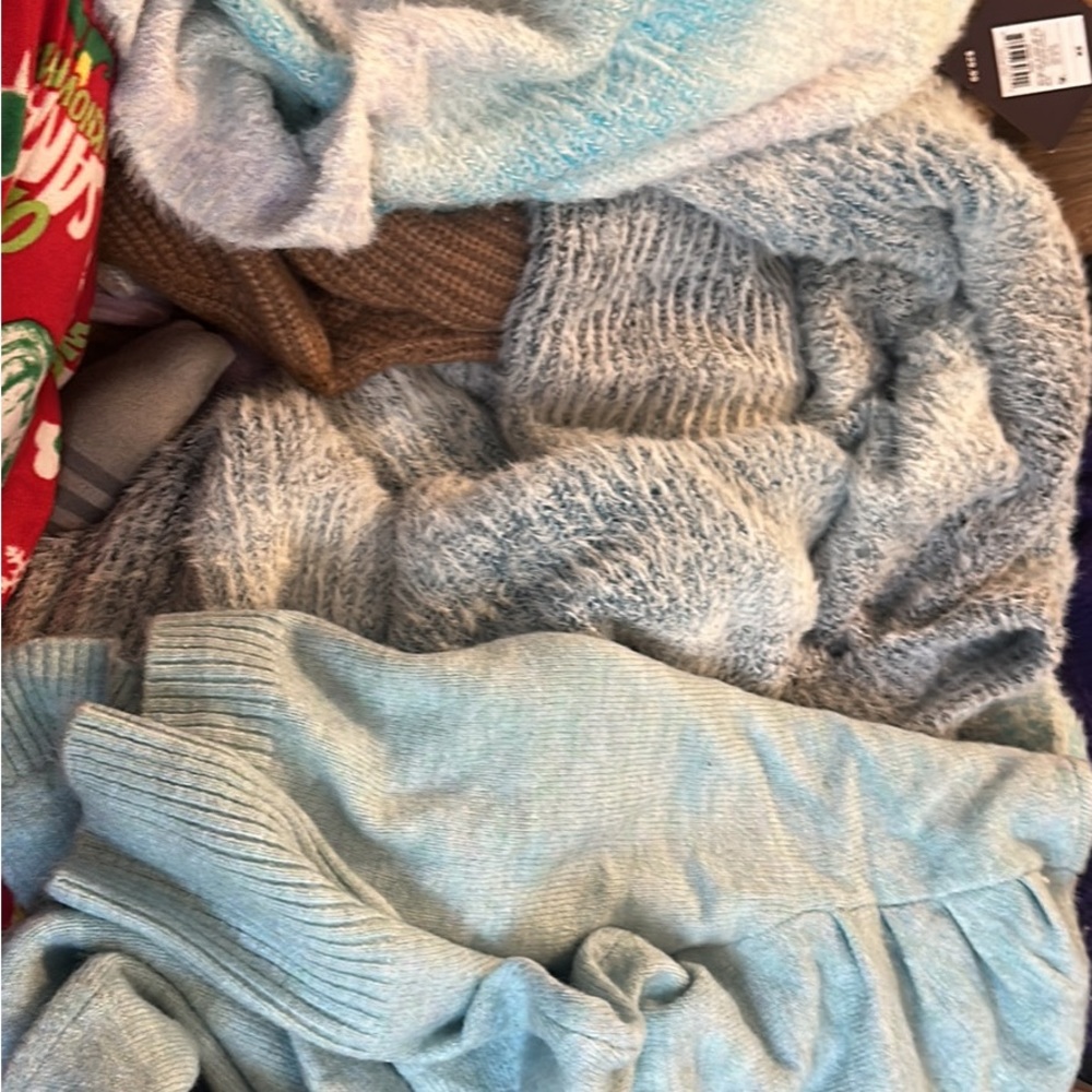 Sweater lot target NWT